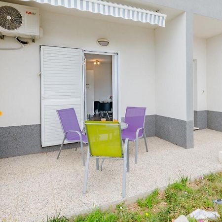 Apartment Anamaris Solin Exteriör bild